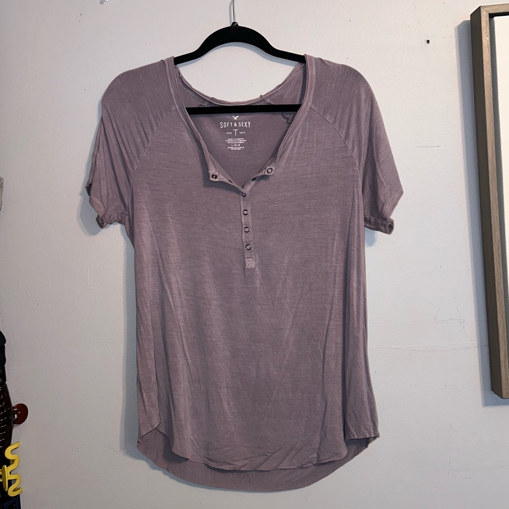 2 AEO t shirts